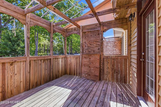 27 Lodz Drive, Lakewood, NJ 08701