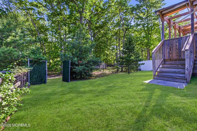 27 Lodz Drive, Lakewood, NJ 08701