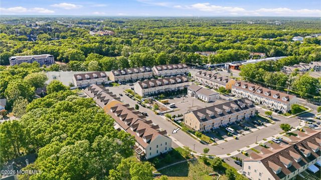 27 Lodz Drive, Lakewood, NJ 08701