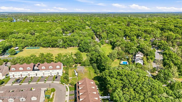 27 Lodz Drive, Lakewood, NJ 08701