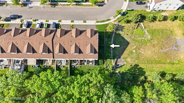 27 Lodz Drive, Lakewood, NJ 08701