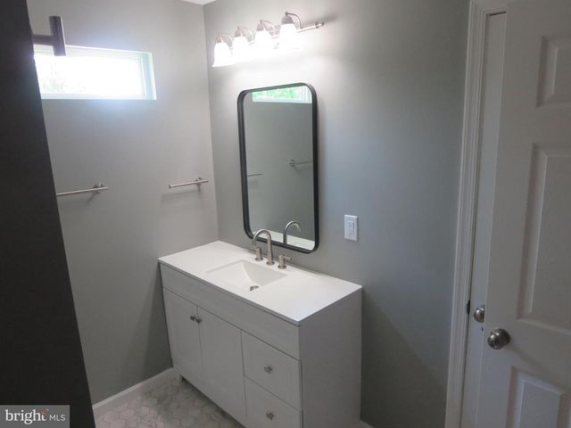 324 2ND ST, Colonial Beach, VA 22443