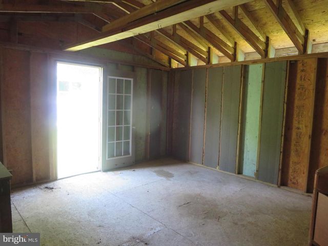 324 2ND ST, Colonial Beach, VA 22443