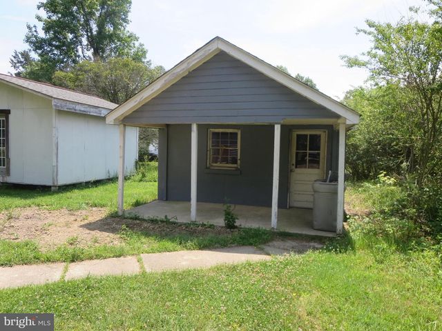 324 2ND ST, Colonial Beach, VA 22443
