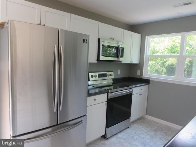 324 2ND ST, Colonial Beach, VA 22443