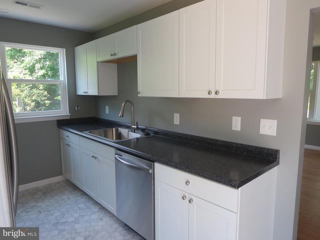 324 2ND ST, Colonial Beach, VA 22443
