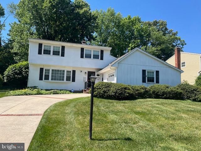 528 S BRENTWOOD DR, Mount Laurel, NJ 08054