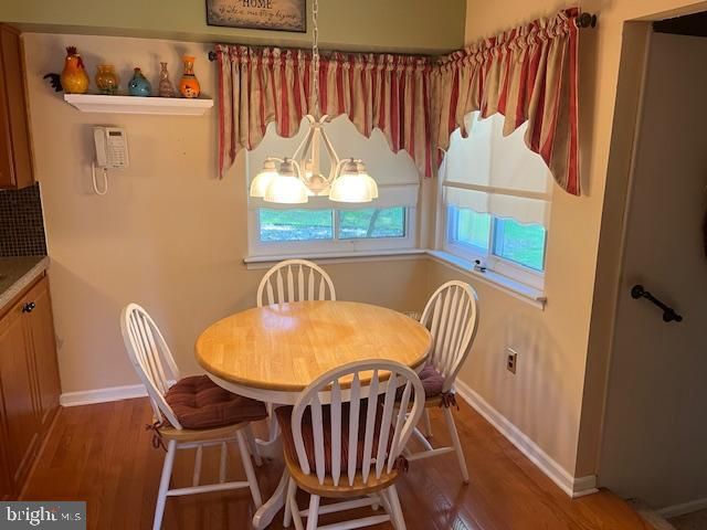 528 S BRENTWOOD DR, Mount Laurel, NJ 08054