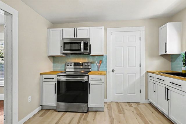 210 Roycroft Drive, Rochester, NY 14621