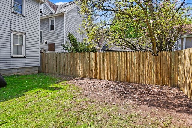210 Roycroft Drive, Rochester, NY 14621