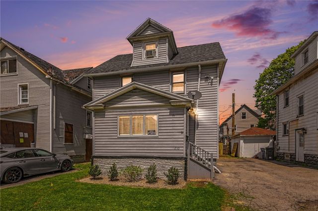 210 Roycroft Drive, Rochester, NY 14621