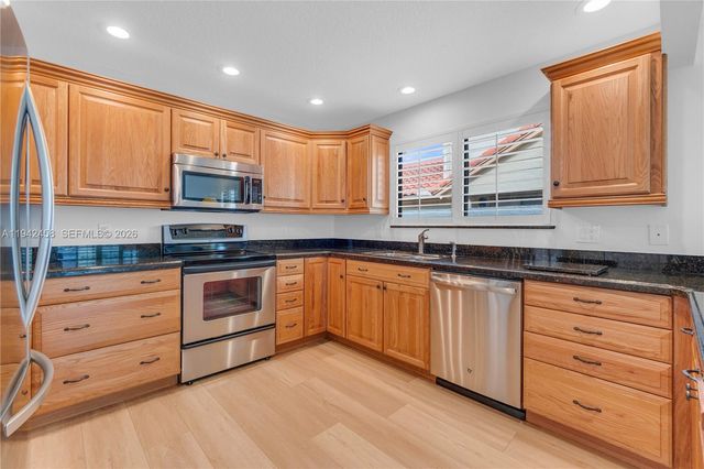 728 NW 38th Ter, Deerfield Beach, FL 33442