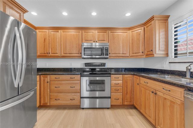 728 NW 38th Ter, Deerfield Beach, FL 33442