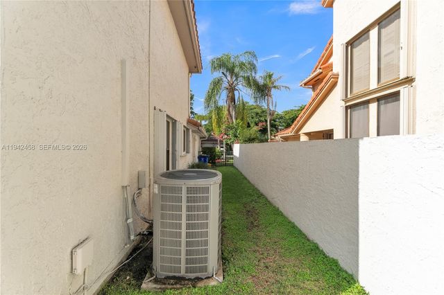 728 NW 38th Ter, Deerfield Beach, FL 33442