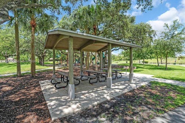 728 NW 38th Ter, Deerfield Beach, FL 33442