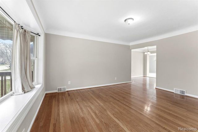 3627 Norwood Drive, Trenton, MI 48183