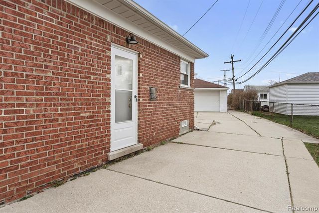 3627 Norwood Drive, Trenton, MI 48183