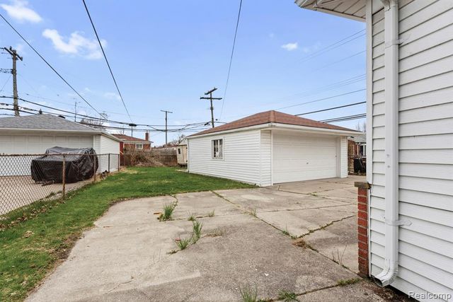 3627 Norwood Drive, Trenton, MI 48183