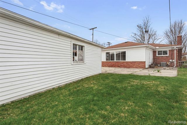 3627 Norwood Drive, Trenton, MI 48183