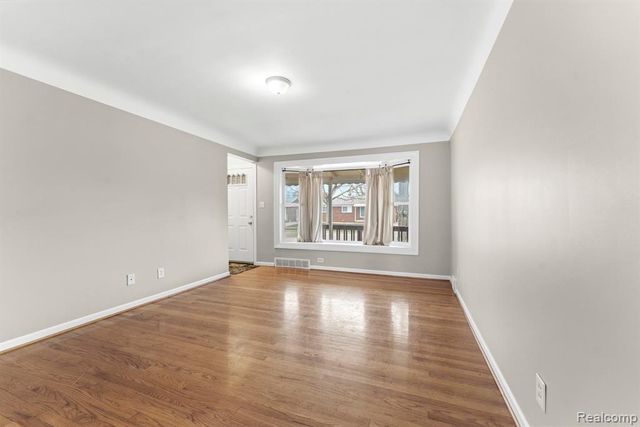 3627 Norwood Drive, Trenton, MI 48183