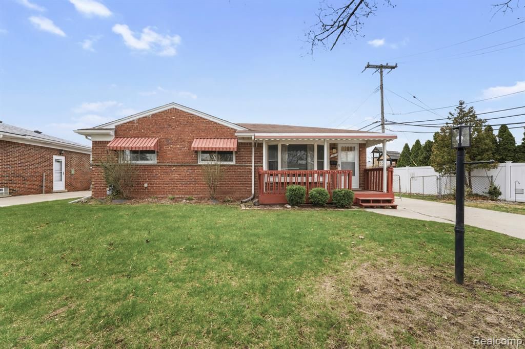 3627 Norwood Drive, Trenton, MI 48183