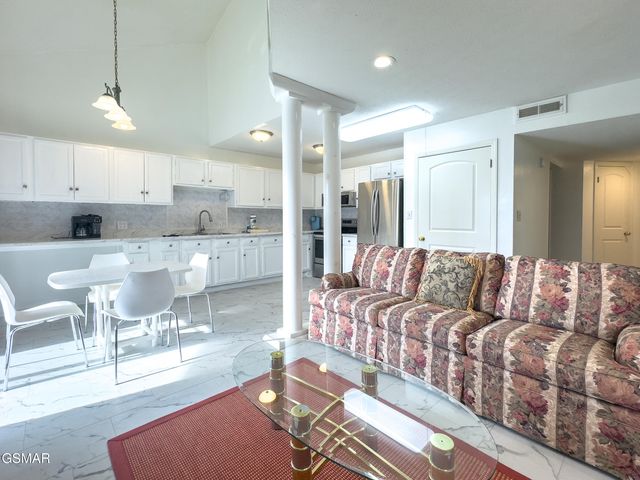 616 Turkey Nest Road, Gatlinburg, TN 37738