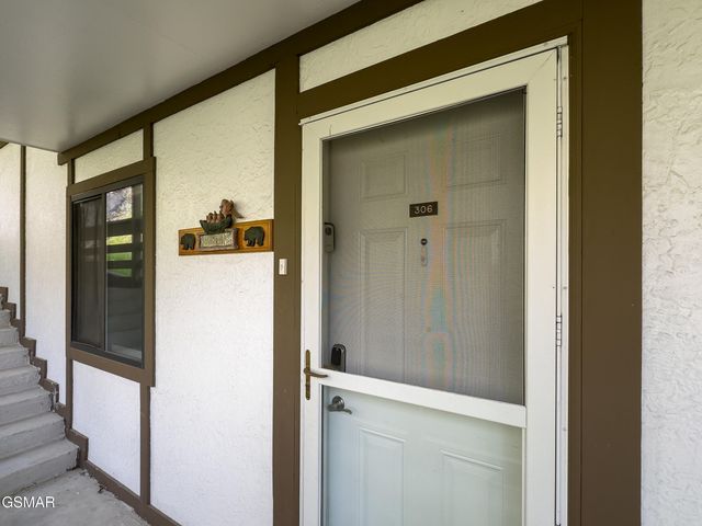 616 Turkey Nest Road, Gatlinburg, TN 37738