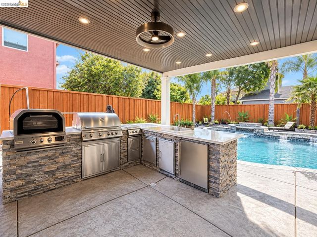 5017 Union Mine Dr, Antioch, CA 94531