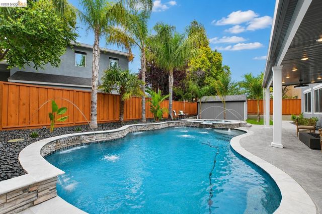 5017 Union Mine Dr, Antioch, CA 94531