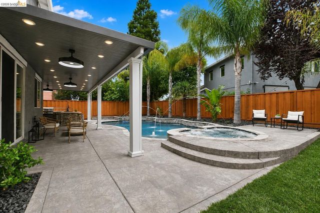 5017 Union Mine Dr, Antioch, CA 94531