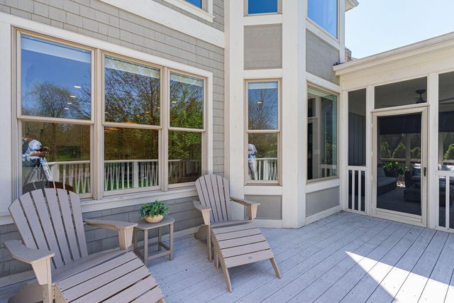 9071 Tartan Fields Drive, Dublin, OH 43017