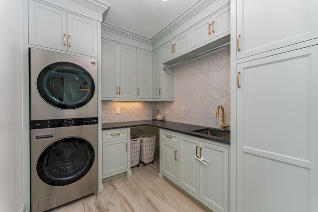 9071 Tartan Fields Drive, Dublin, OH 43017