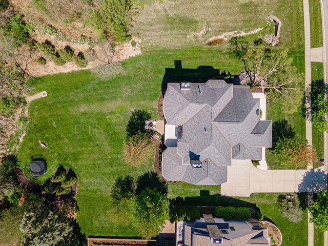 9071 Tartan Fields Drive, Dublin, OH 43017