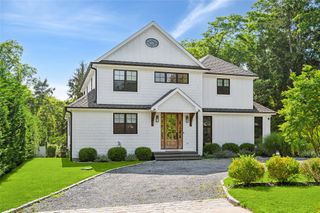5 Kings Lane, Southampton, NY 11968