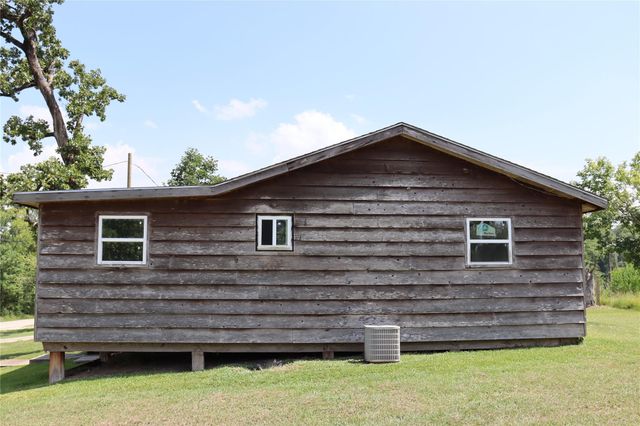 1262 Yaupon Cove Drive, Onalaska, TX 77360