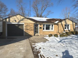 315 W Brookmont Boulevard, Bradley, IL 60915