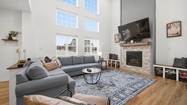 2207 Mary Lane, Valparaiso, IN 46383