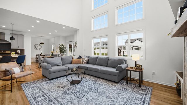 2207 Mary Lane, Valparaiso, IN 46383