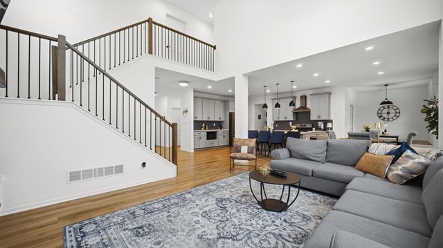 2207 Mary Lane, Valparaiso, IN 46383