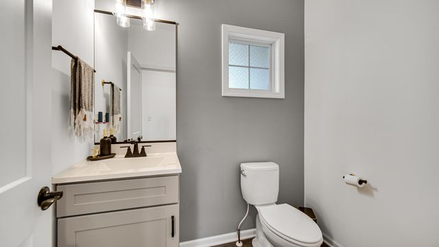 2207 Mary Lane, Valparaiso, IN 46383