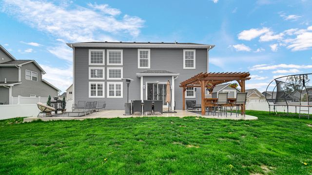 2207 Mary Lane, Valparaiso, IN 46383