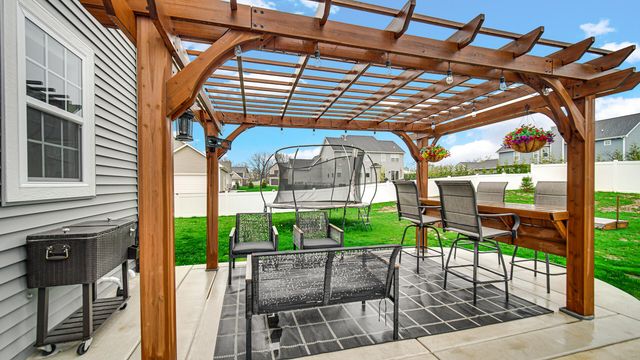 2207 Mary Lane, Valparaiso, IN 46383