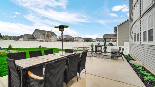 2207 Mary Lane, Valparaiso, IN 46383