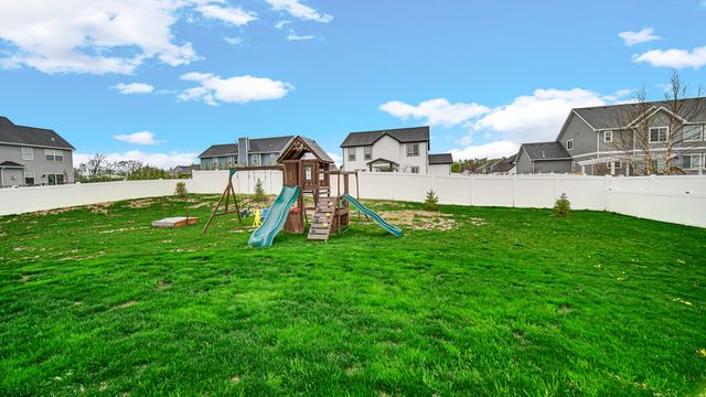 2207 Mary Lane, Valparaiso, IN 46383