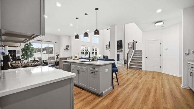 2207 Mary Lane, Valparaiso, IN 46383