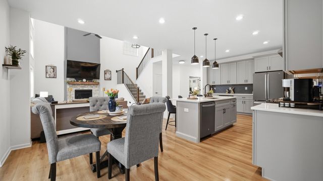 2207 Mary Lane, Valparaiso, IN 46383