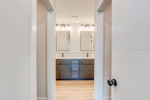 3556 N Tyler Ct, Wichita, KS 67215