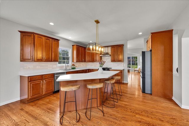 5 Covington Court, Algonquin, IL 60102