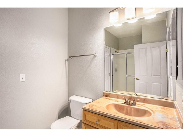 4085 S Crystal Cir 202, Aurora, CO 80014