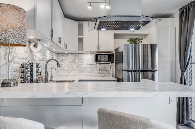 1002 S Kihei Rd # 205, Kihei, HI 96753